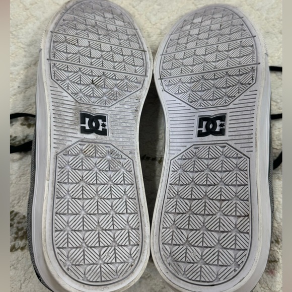 DC NYJAH Classic Skateboard Shoes - Picture 4 of 6